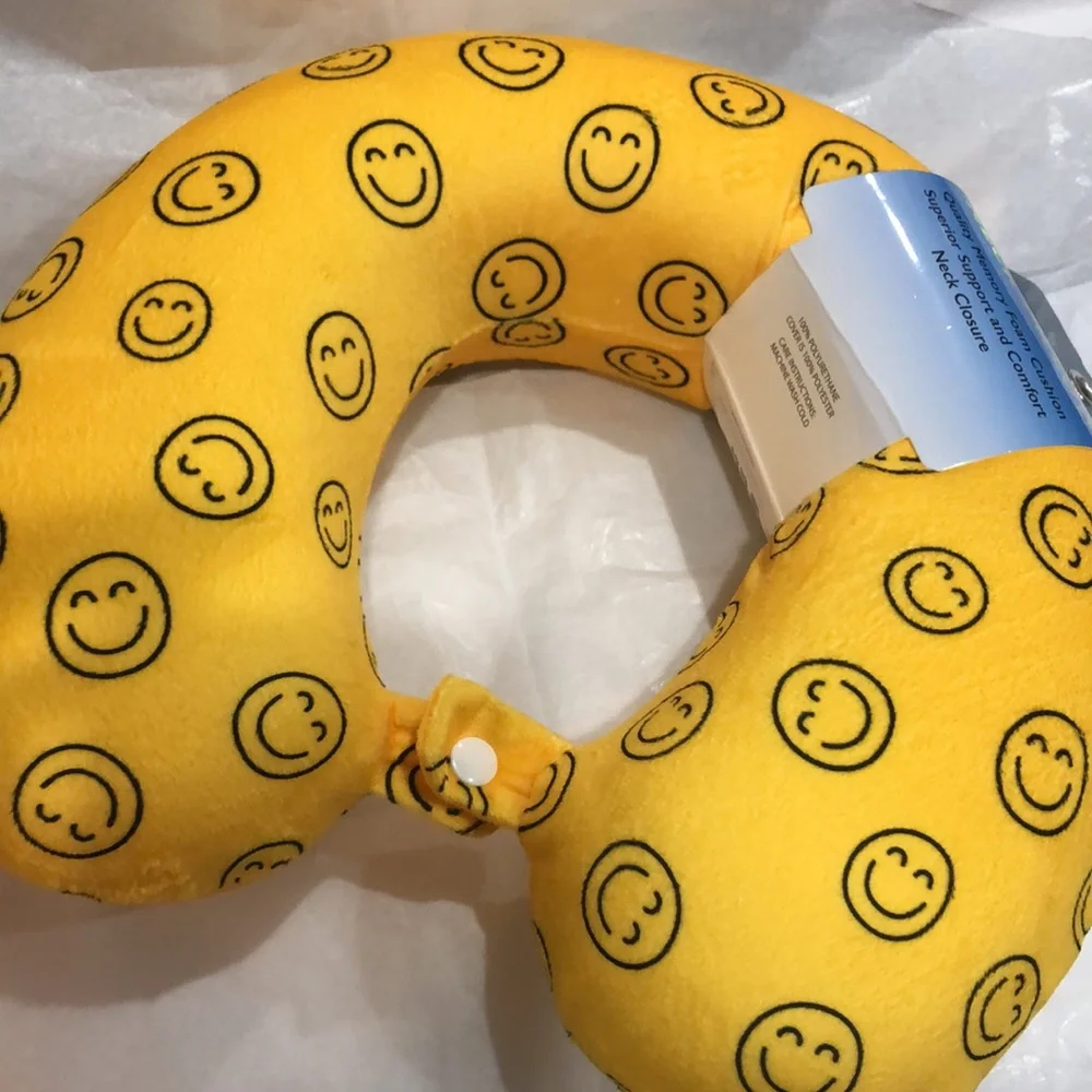 Aeropostale yellow emoji smiley face plush memory‎ foam neck travel pillow new